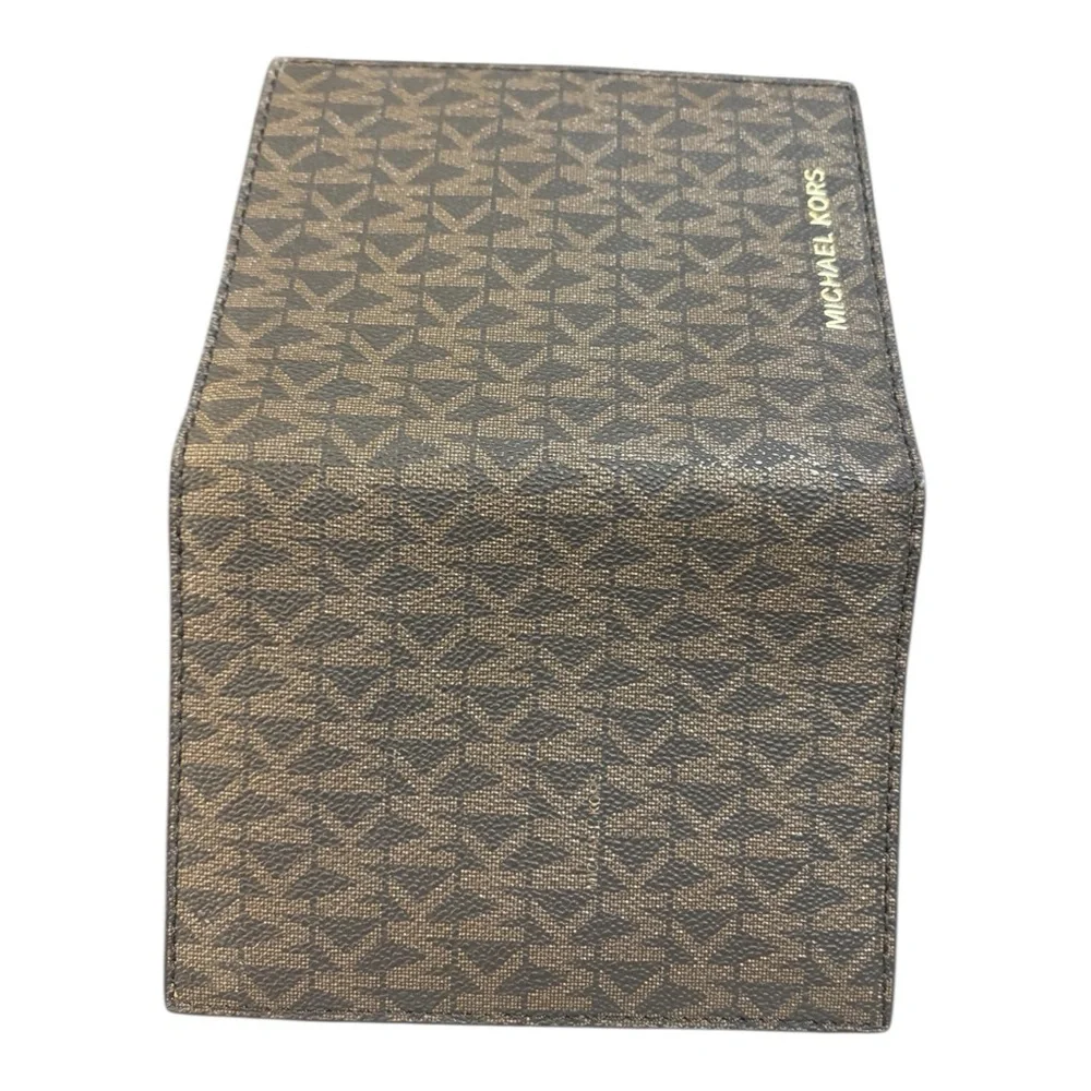 MICHAEL KORS Jet Set Travel Passport Case Medium Wallet BROWN
